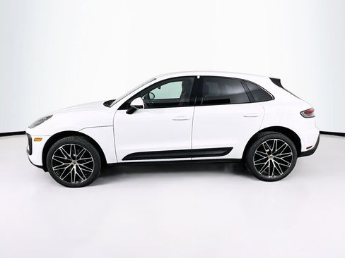 New 2026 Porsche Macan image 2