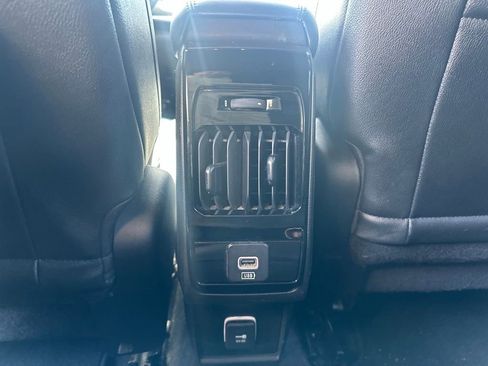 Used 2024 Jeep Compass Latitude image 19