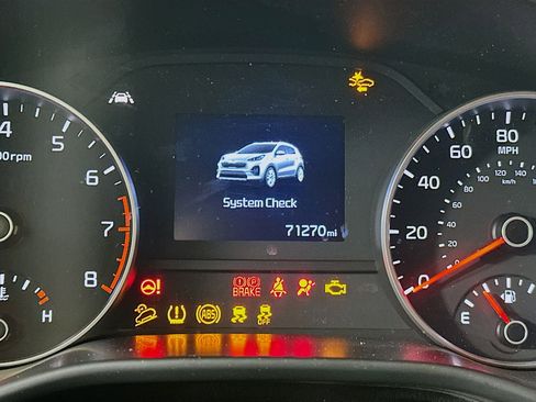 Used 2022 Kia Sportage LX image 18