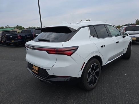 Used 2024 Chevrolet Equinox EV LT image 4