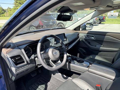 Used 2021 Nissan Rogue SL image 12