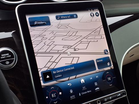 Used 2024 Mercedes-Benz GLC 300 4MATIC image 10