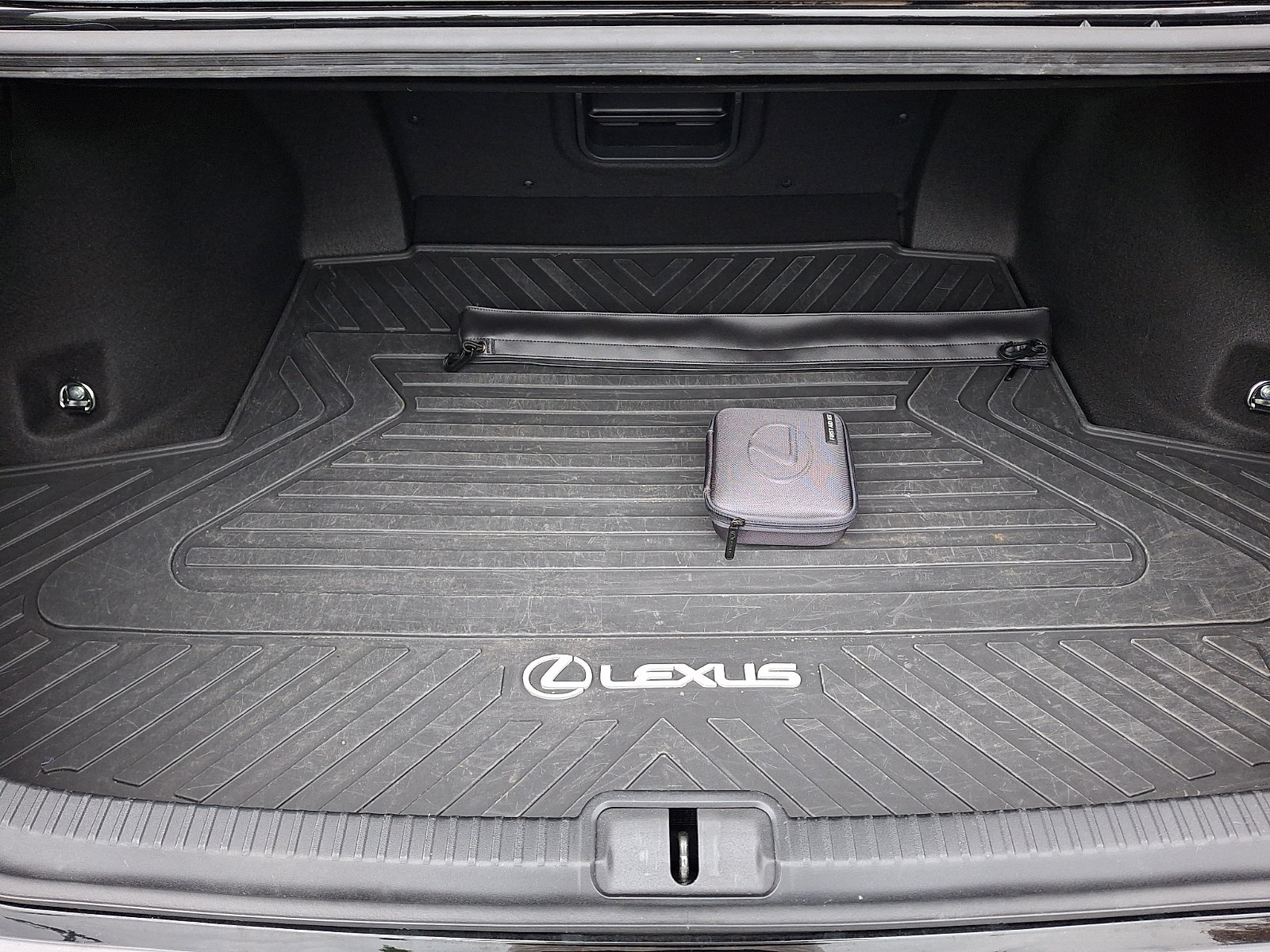 Certified 2024 Lexus ES 350 w/ Premium Package FWD image 30