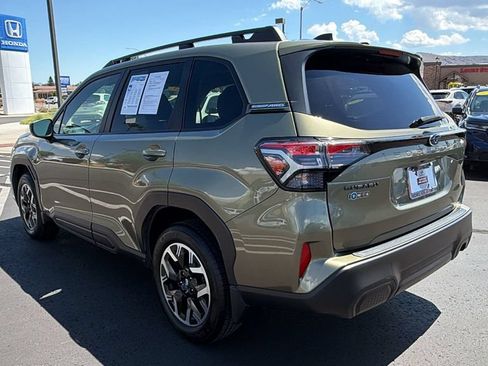 Certified 2025 Subaru Forester Premium AWD/4WD image 5