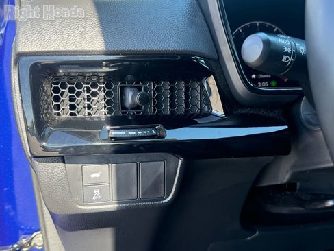 Used 2025 Honda CR-V EX-L image 16