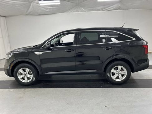 Certified 2023 Kia Sorento LX AWD/4WD image 6