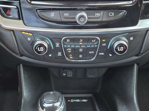 Used 2020 Chevrolet Traverse Premier w/ Redline Edition FWD image 18