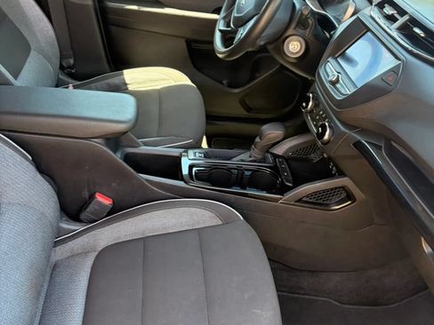 Used 2022 Chevrolet TrailBlazer LS FWD image 6