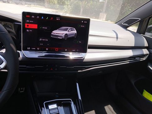 New 2025 Volkswagen GTI SE image 17