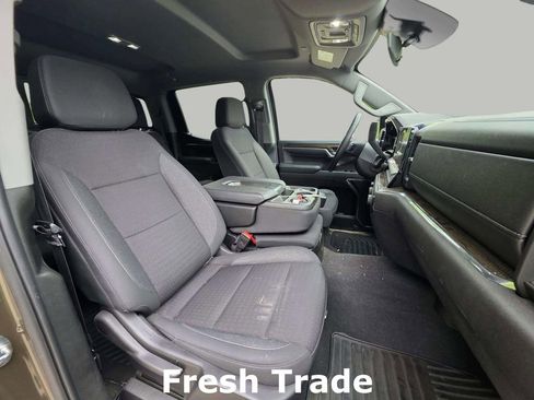 Used 2023 Chevrolet Silverado 1500 LT w/ Z71 Off-Road Package image 11