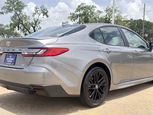 Used 2026 Toyota Camry SE FWD image 7