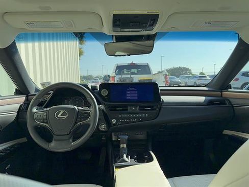 Certified 2023 Lexus ES 350 w/ Premium Package FWD image 3