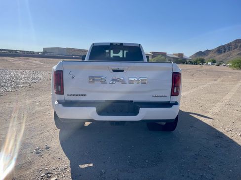Used 2025 RAM 3500 Laramie AWD/4WD image 4