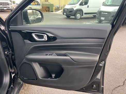 New 2026 Jeep Compass Limited image 10