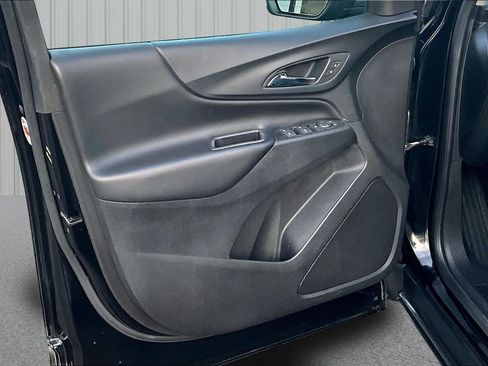Used 2019 Chevrolet Equinox LT image 16