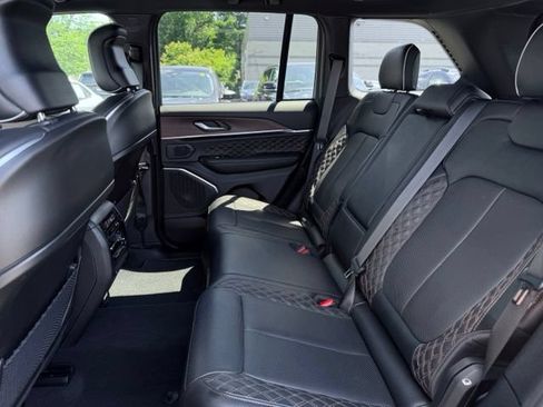 Certified 2025 Jeep Grand Cherokee Summit AWD/4WD image 23