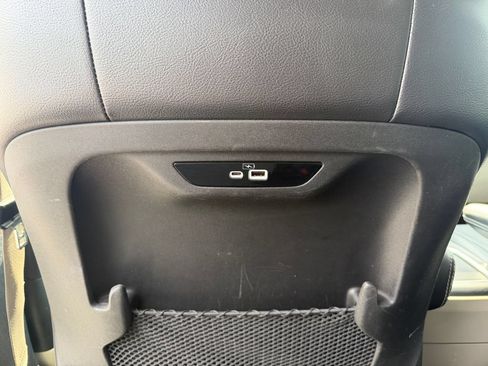 Used 2022 Chrysler Pacifica Touring-L FWD image 35