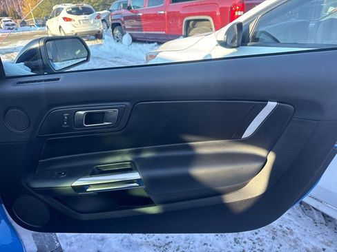 Used 2022 Ford Mustang Shelby GT500 w/ Technology Package image 6