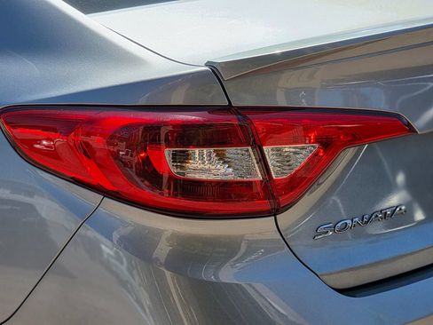 Used 2016 Hyundai Sonata SE FWD image 10