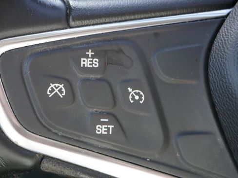 Used 2019 Chevrolet Equinox LT image 11