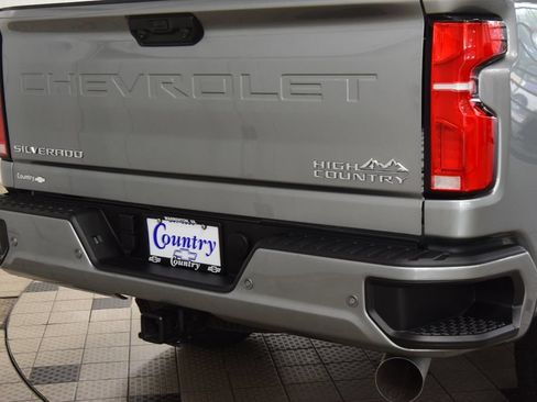 Used 2025 Chevrolet Silverado 2500 High Country w/ Technology Package AWD/4WD image 23
