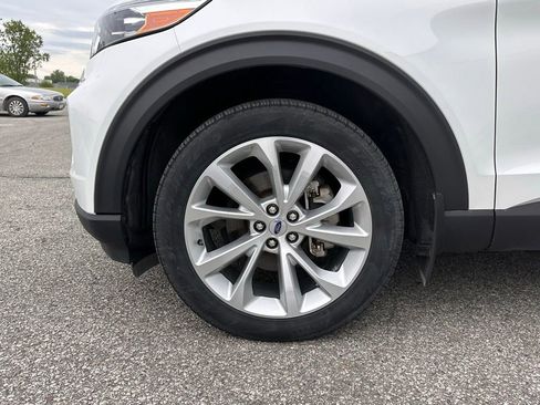 Certified 2023 Ford Explorer Platinum w/ Technology Package AWD/4WD image 37