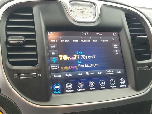 Used 2020 Chrysler 300 Limited image 24