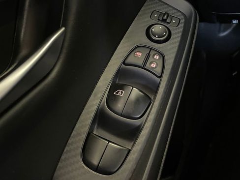 Used 2025 Nissan Sentra SV FWD image 11