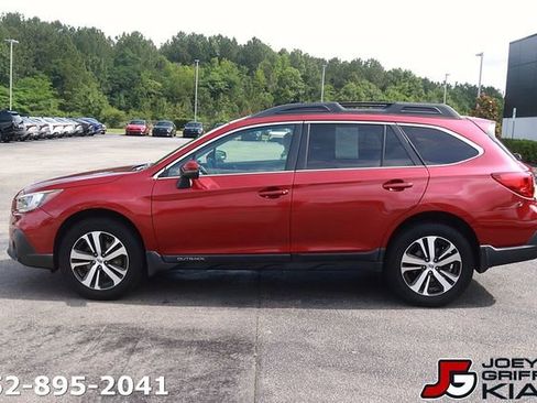 Used 2018 Subaru Outback 2.5i Limited AWD/4WD image 4