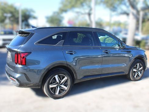 Certified 2023 Kia Sorento S image 6