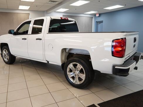 Used 2019 Chevrolet Silverado 1500 Custom w/ Custom Convenience Package image 9