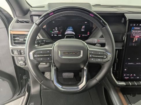 Used 2025 GMC Yukon Denali w/ Denali Reserve Package AWD/4WD image 18