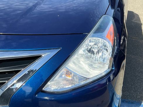 Used 2018 Nissan Versa SV FWD image 11