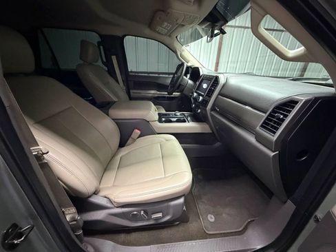 Used 2019 Ford Expedition XLT w/ Equipment Group 202A RWD image 12