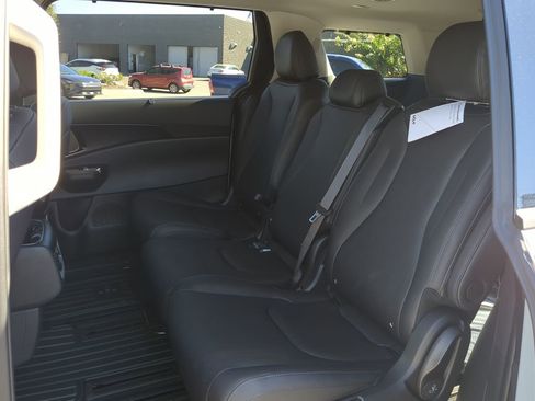 New 2026 Kia Carnival SX image 13