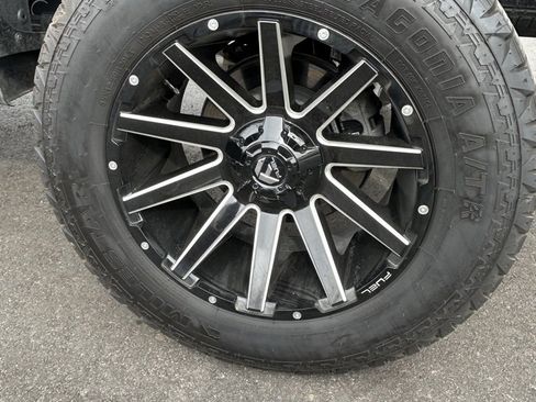 Used 2025 Chevrolet Silverado 1500 LT image 8