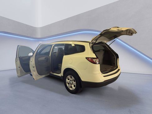 Used 2014 Chevrolet Traverse LS AWD/4WD image 12