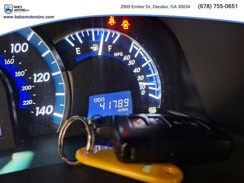 Used 2012 Toyota Camry LE image 9