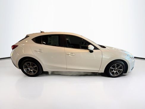 Used 2016 MAZDA MAZDA3 i Touring FWD image 10