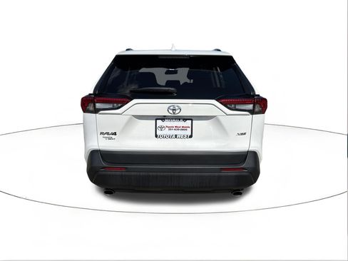 Used 2024 Toyota RAV4 XLE FWD image 4