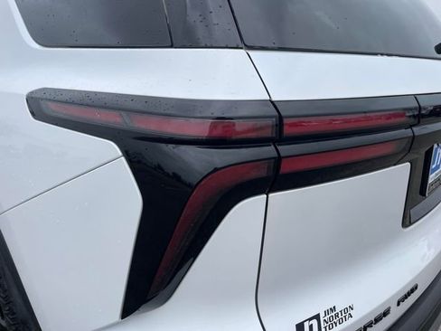 Used 2024 Chevrolet Traverse Z71 w/ Enhanced Driving Package image 11