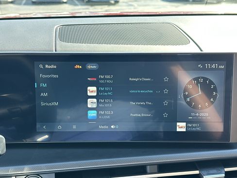 Used 2025 Hyundai Santa Fe SEL image 23