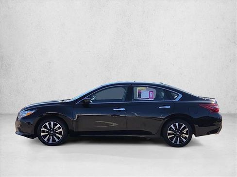 Used 2018 Nissan Altima 2.5 SV FWD image 9