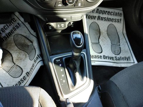 Used 2019 Hyundai Accent SE image 12