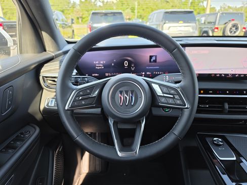 Used 2025 Buick Enclave Preferred FWD image 19