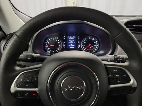 Used 2023 Jeep Renegade Latitude image 14