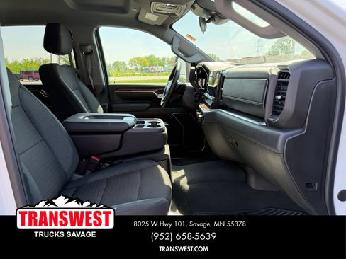 Used 2025 Chevrolet Silverado 2500 LT w/ Convenience Package AWD/4WD image 8