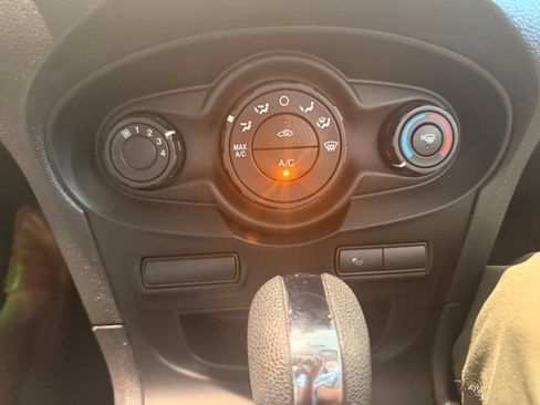 Used 2011 Ford Fiesta SE w/ 203A Rapid Spec Order Code FWD image 12
