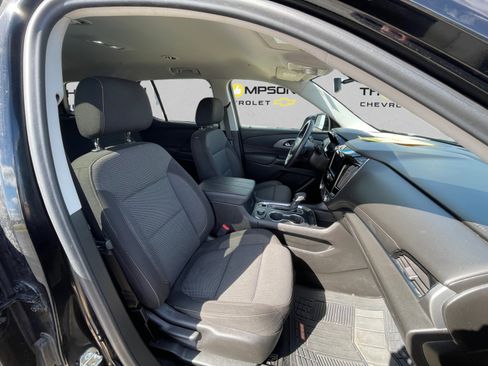 Used 2021 Chevrolet Traverse LS image 15
