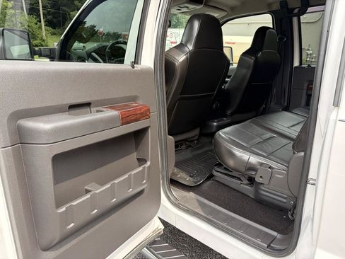 Used 2010 Ford F250 Lariat AWD/4WD image 25